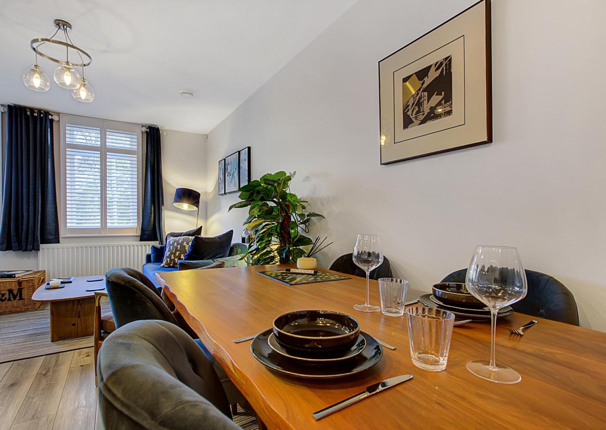Stylish, Business Traveller Friendly Apartment, With Free Parking And Netflix Farnborough  Buitenkant foto