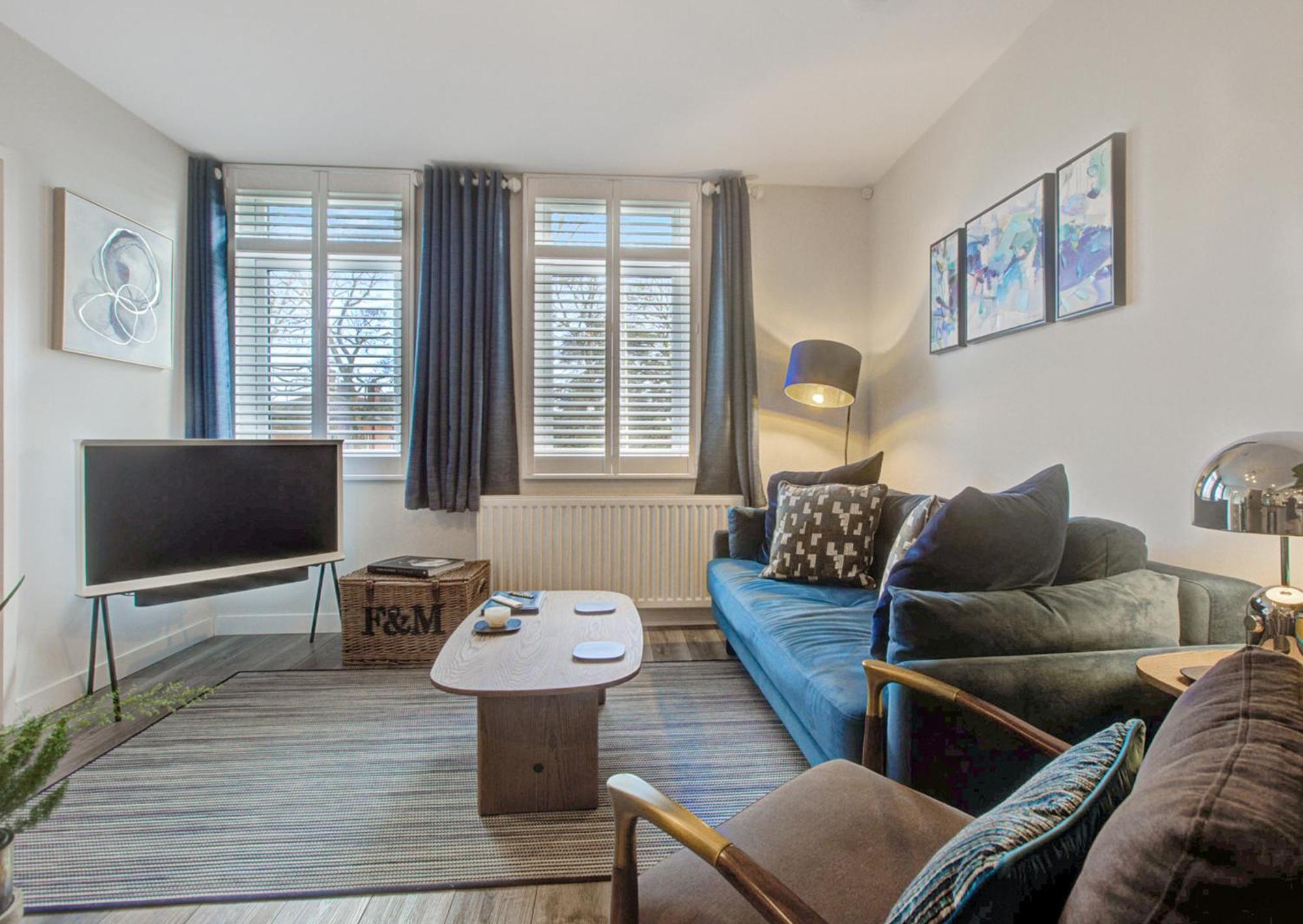 Stylish, Business Traveller Friendly Apartment, With Free Parking And Netflix Farnborough  Buitenkant foto